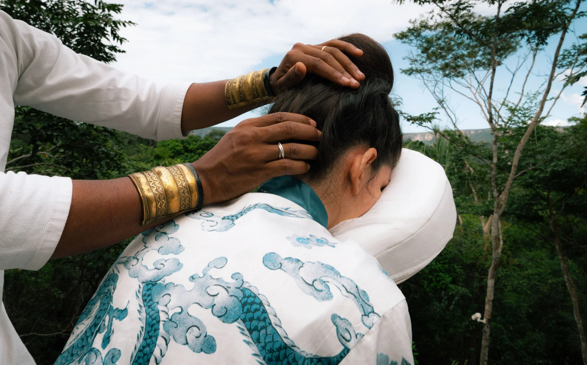 Revitalizing healing touch for instant energy renewal